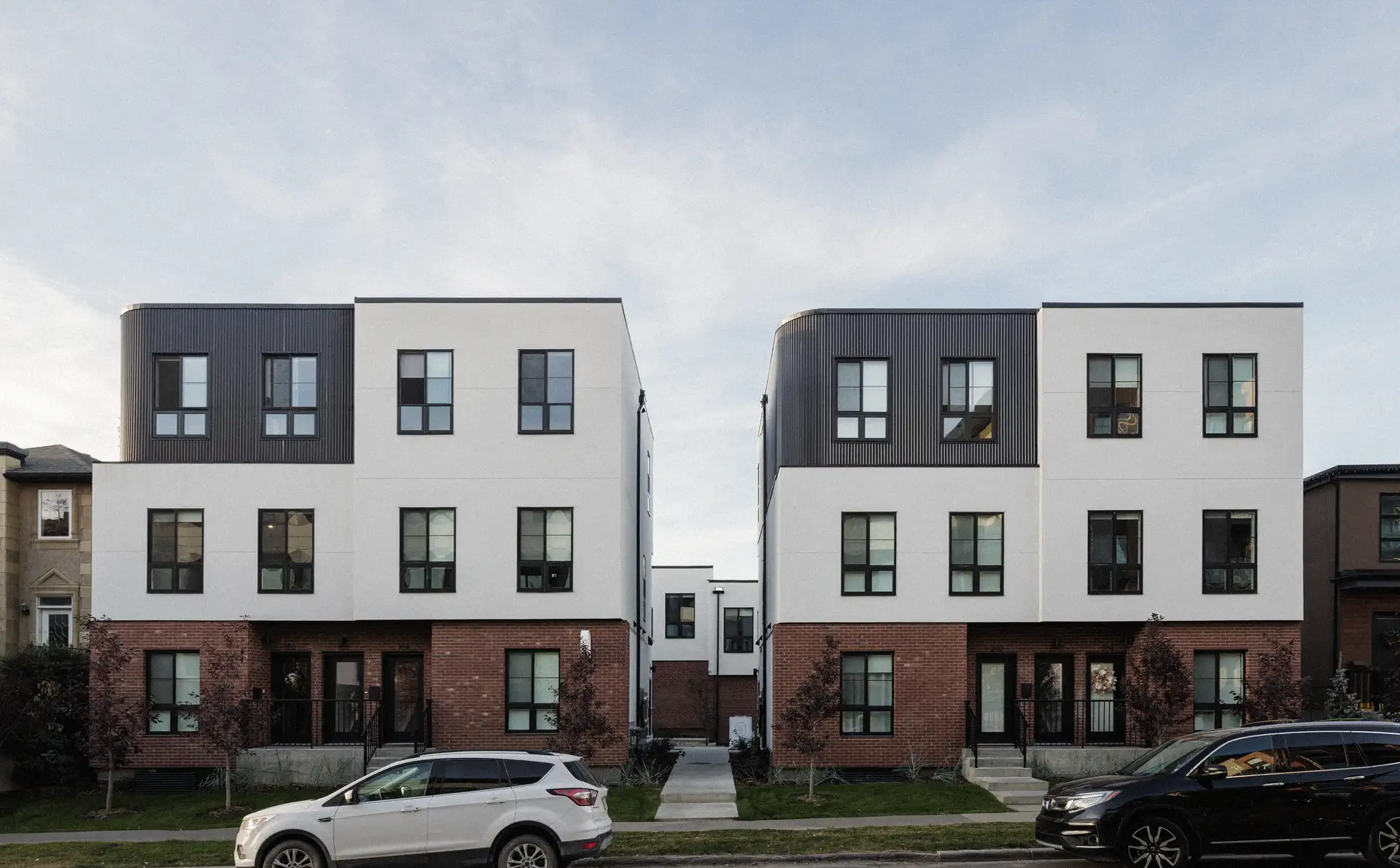 Loop 33 is a stylish, brand new one, two and three bedroom rental homes in the heart of Marda Loop.